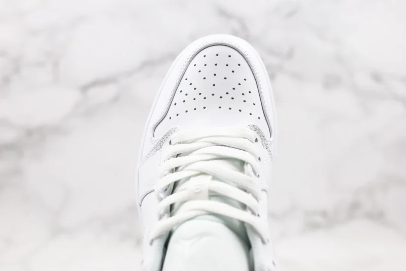 Tênis Air Jordan 1 Low - Triple White