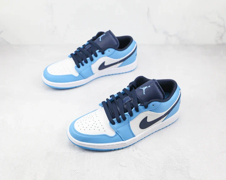 Tênis Air Jordan 1 Low - UNC