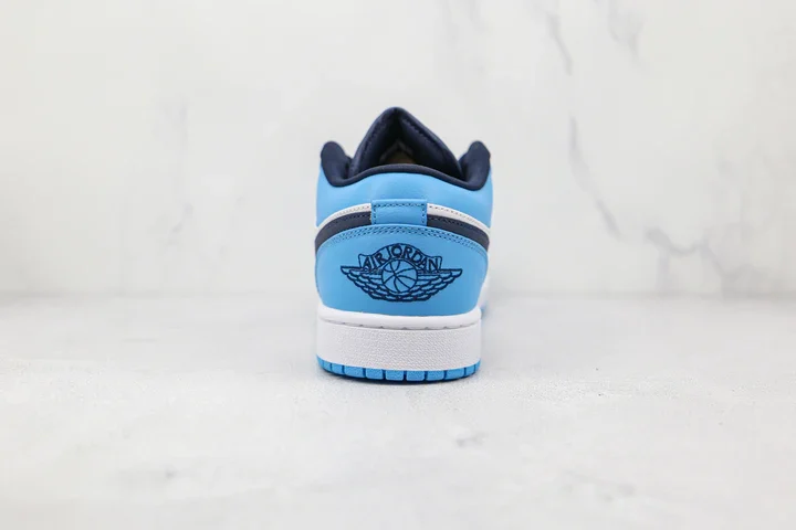 Tênis Air Jordan 1 Low - UNC