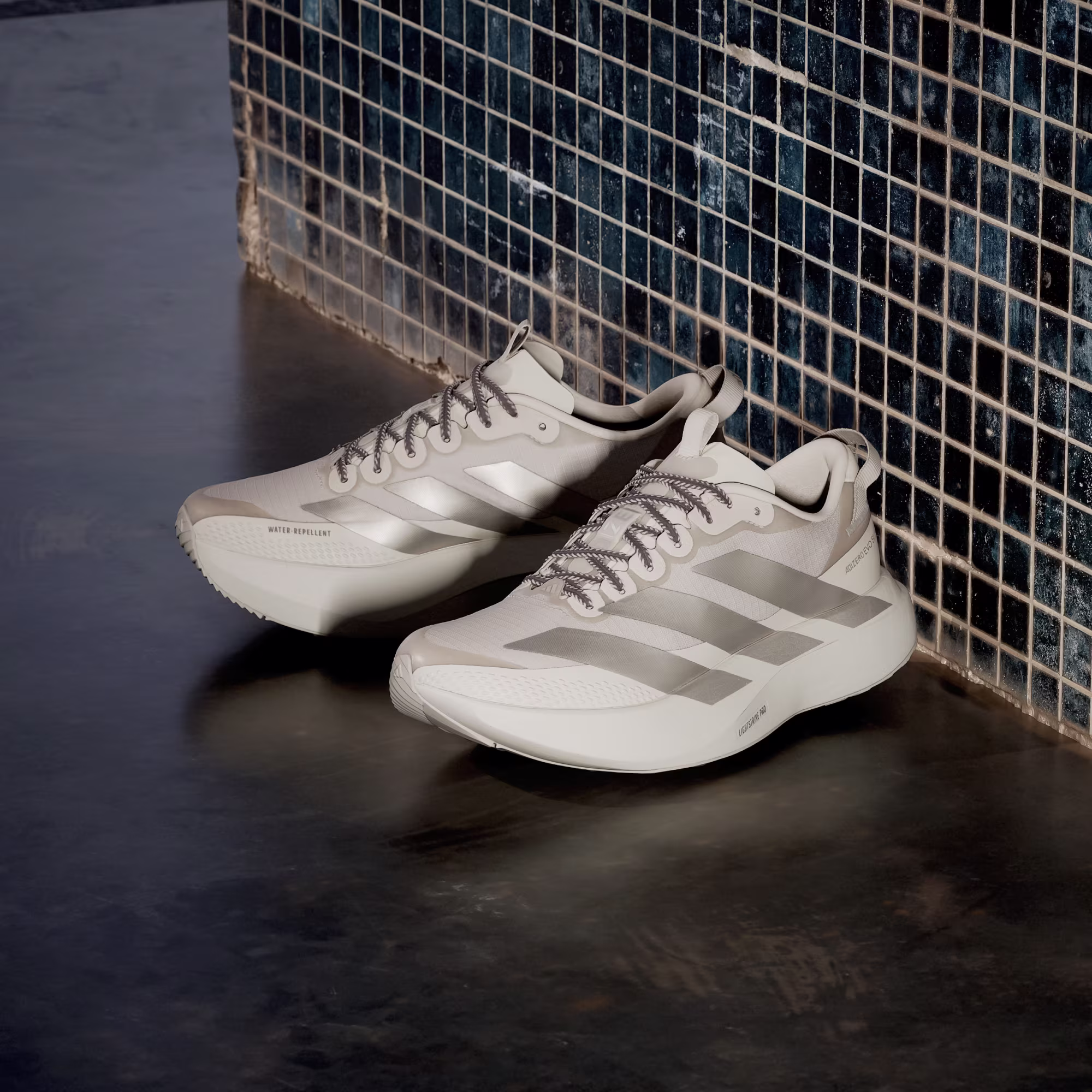 Tênis Adidas Adizero Evo SL Atr Feminino - Bege