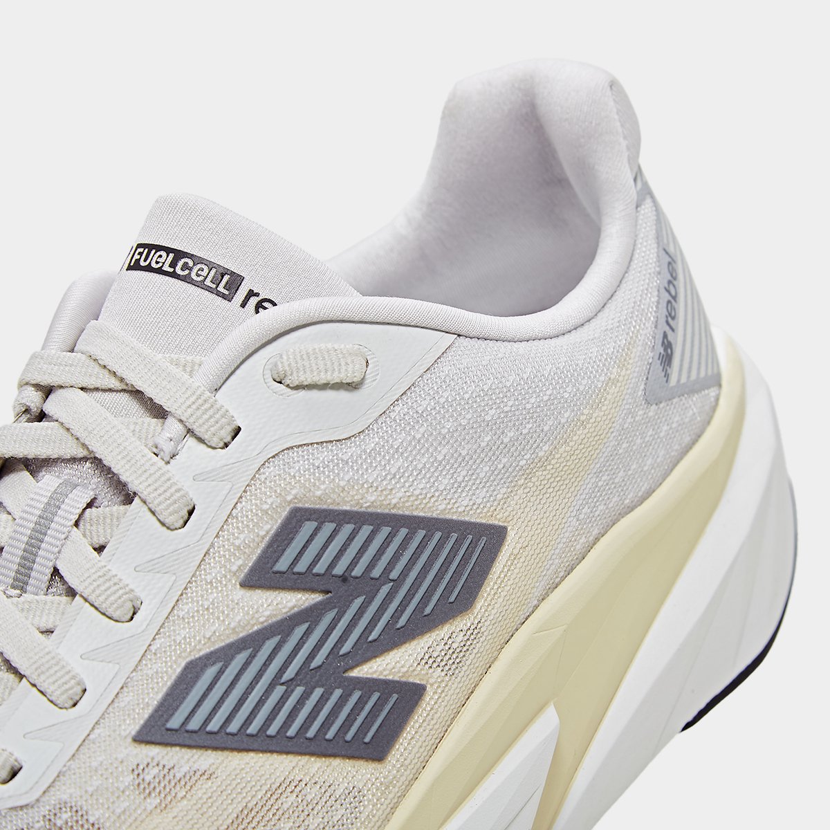 Tênis New Balance Fuelcell Rebel V5 Masculino - Cinza Claro