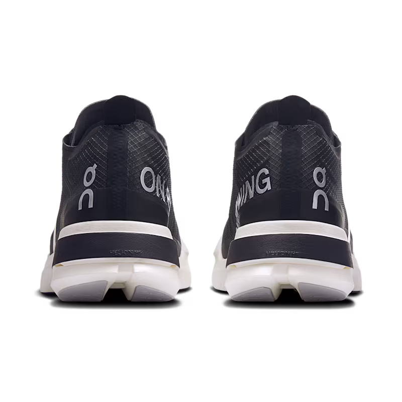 Tênis ON Cloudboom Strike Feminino - Black  |  White