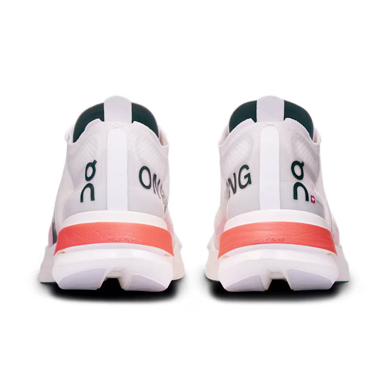 Tênis ON Cloudboom Strike Feminino - White  |  Black