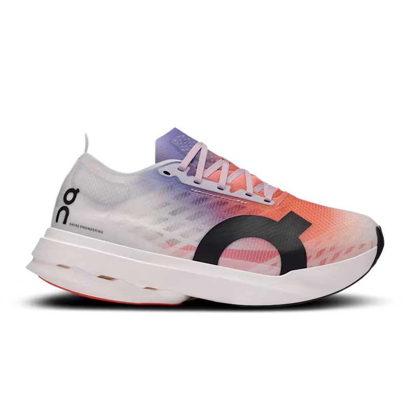 Tênis ON Cloudboom Strike Feminino - White  |  Flame